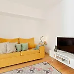 Bright 2 Bedroom With Parking In Inn *