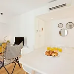 Inn Bright 2 Bedroom With Parking In