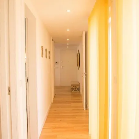 Penzion Bright 2 Bedroom With Parking In Lisboa