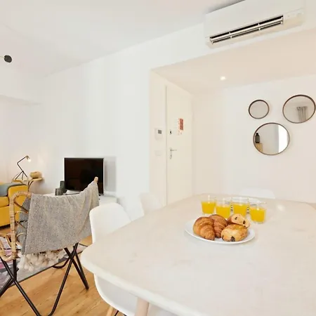 Bright 2 Bedroom With Parking In Apartamento Lisboa