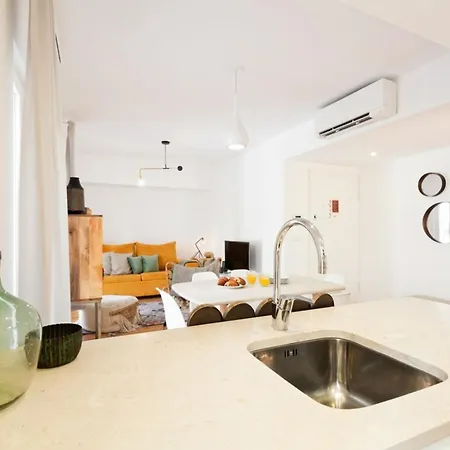 Apartamento Bright 2 Bedroom With Parking In *