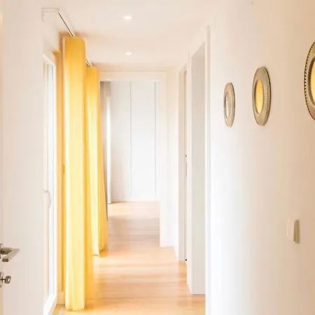 Bright 2 Bedroom With Parking In * Lisboa