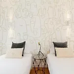 Bright 2 Bedroom With Parking In *